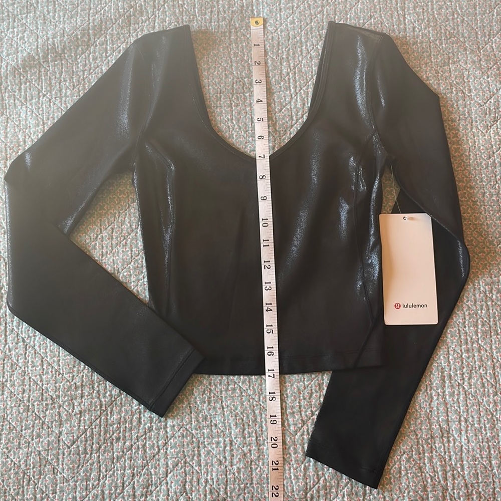 NWT Lululemon foil top - Picture 2 of 8